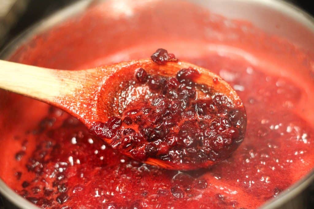 Cranberry sauce cooking